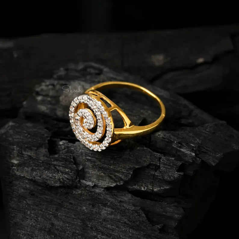 Round Spiral Diamond Statement Ring