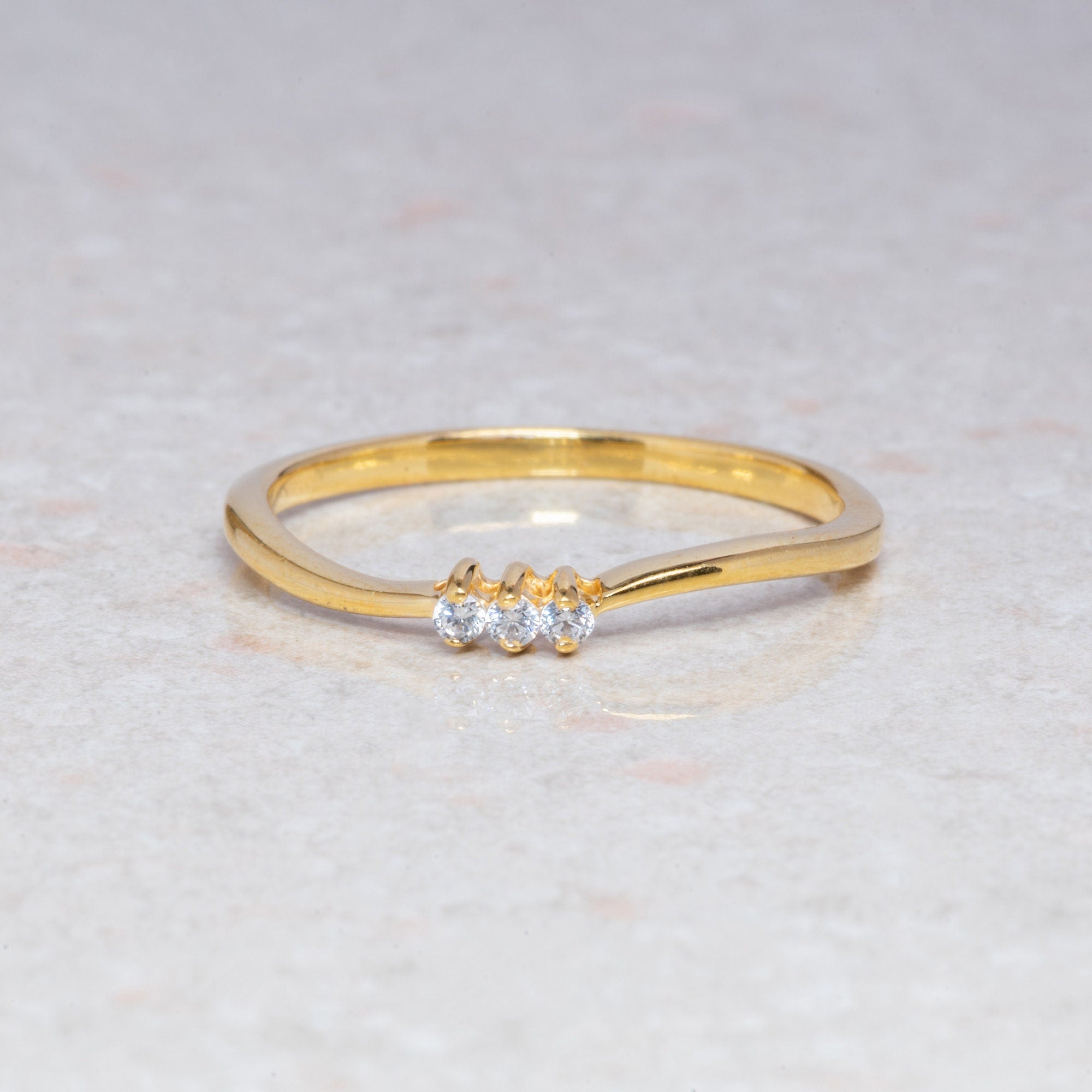 Minimal 3 Diamond Wavy Stacking Ring