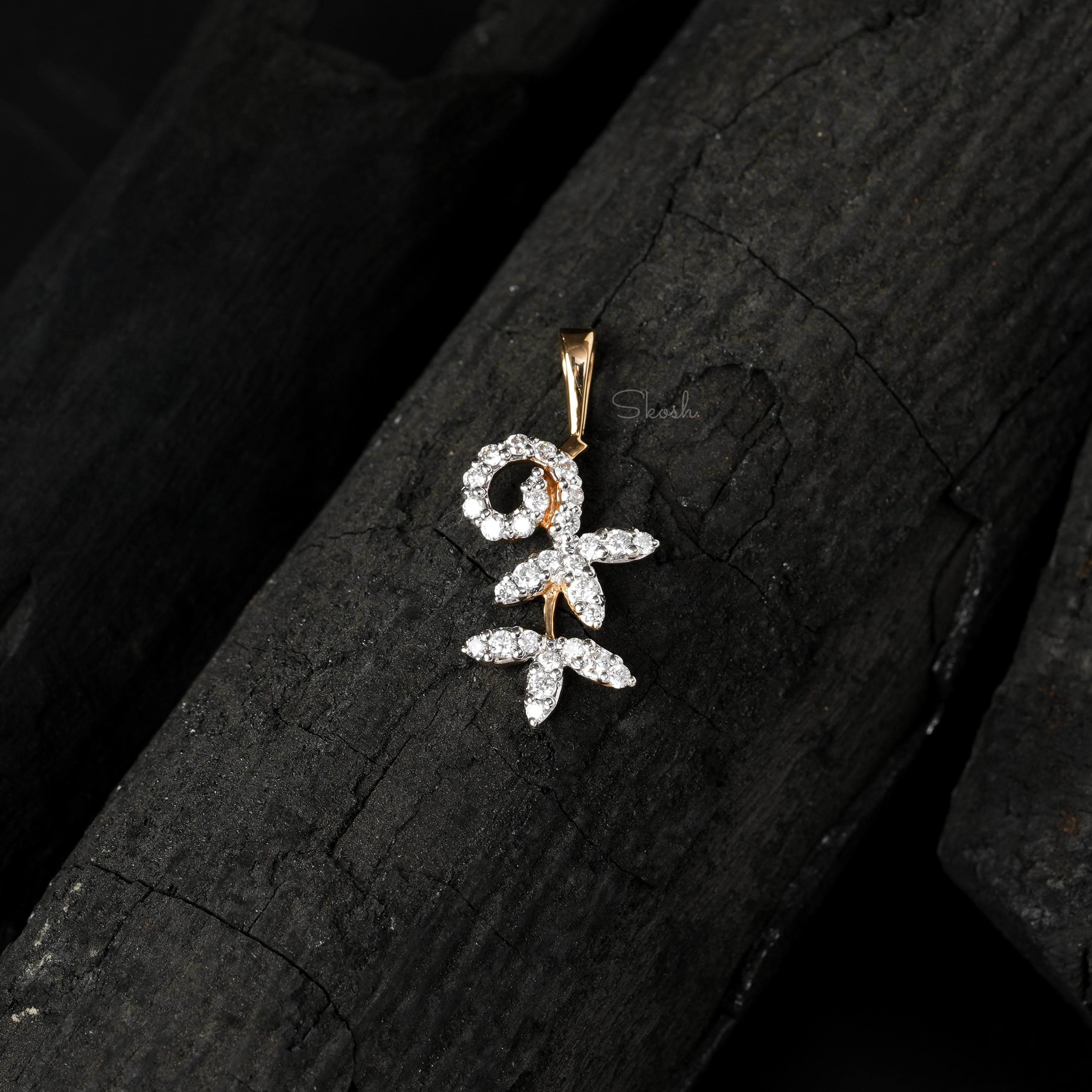Minimal Flower Lab Grown Diamond Pendant Necklace